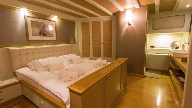 Guest cabin of luxury gulet Cobra King image 2