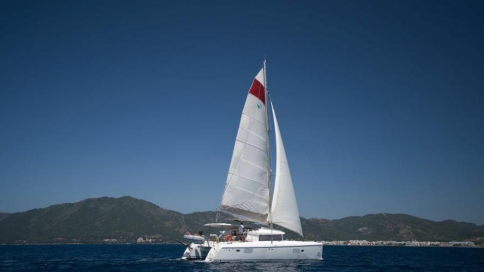 Milly catamaran charter in Turkey in the azure sea