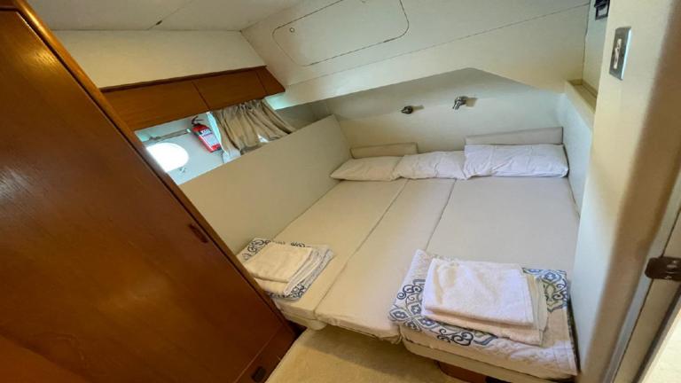 Triple cabin in a minimalistic design